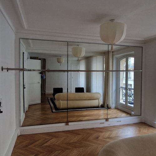Miroir Showroom avec portant