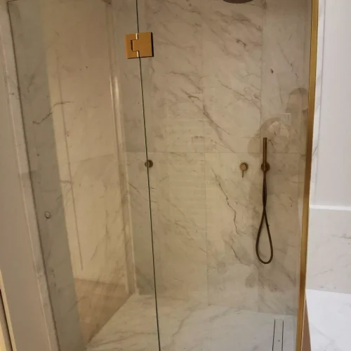 douche-champagne_perspective-verre2-scaled